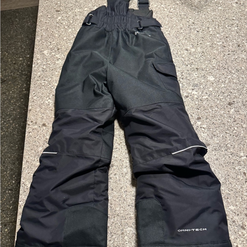 Kids never worn xs snowpants, tried them on and they were too small.